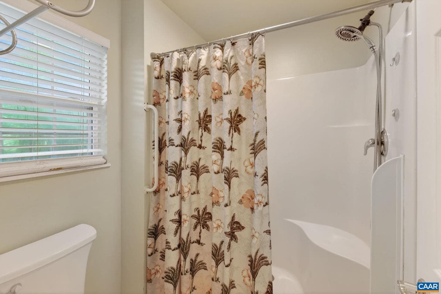 75 Riverside Dr photo 28