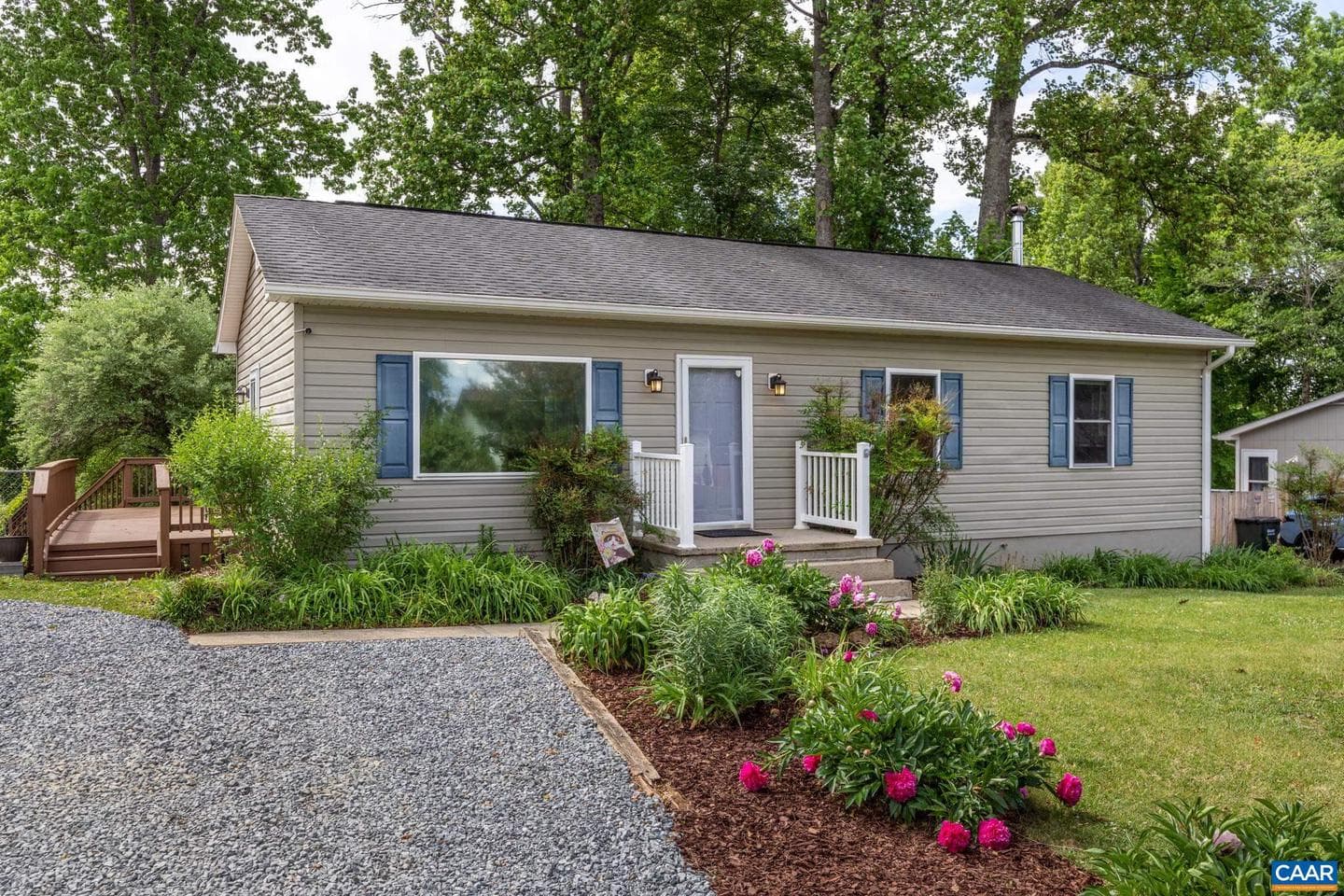 525 Jester Ln photo 1