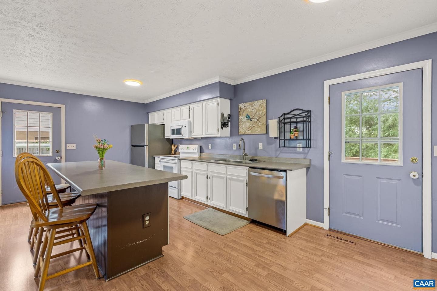 525 Jester Ln photo 3