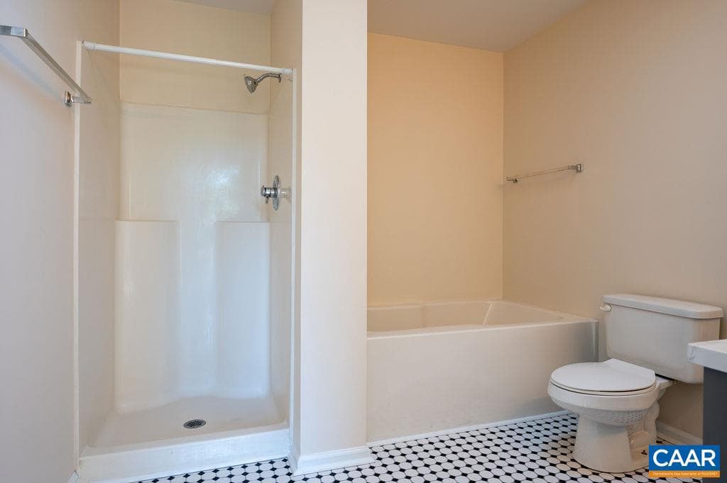 121 Sundrops Ct photo 13