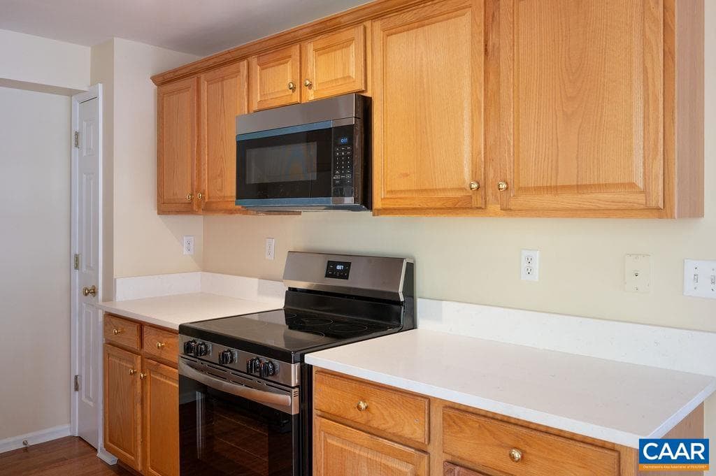 121 Sundrops Ct photo 9