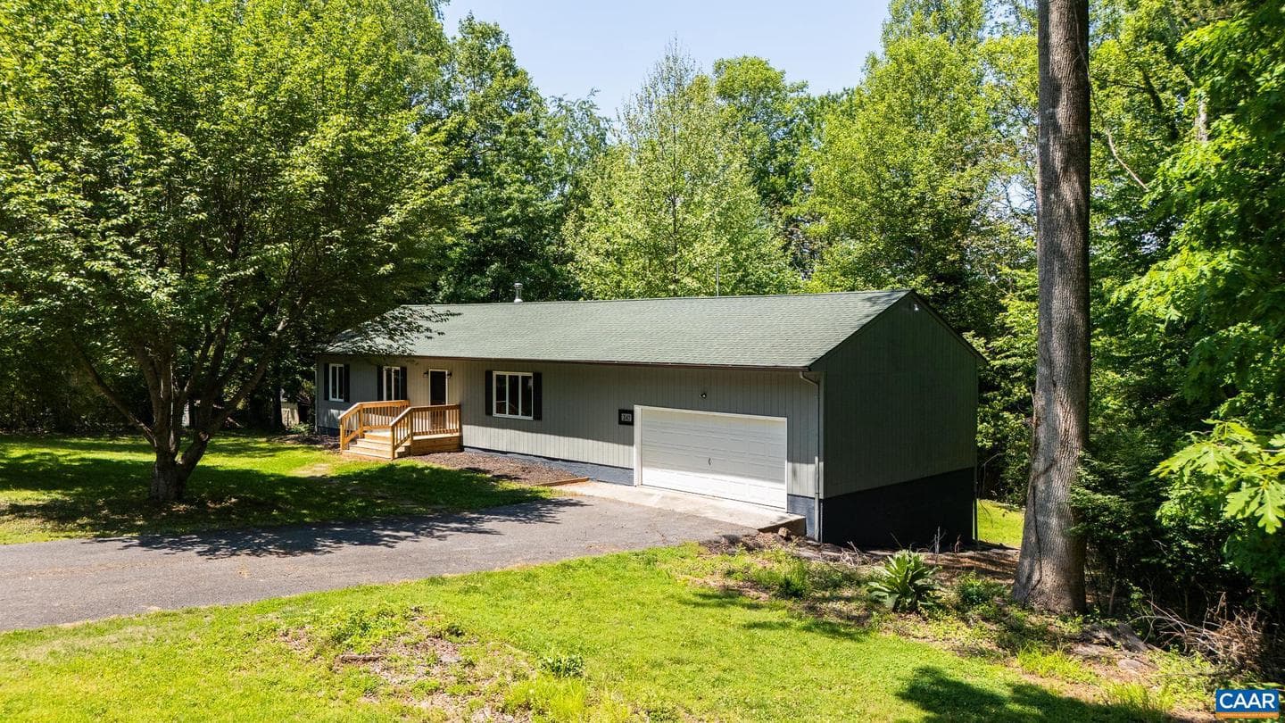 247 Goldenrod Rd photo 1