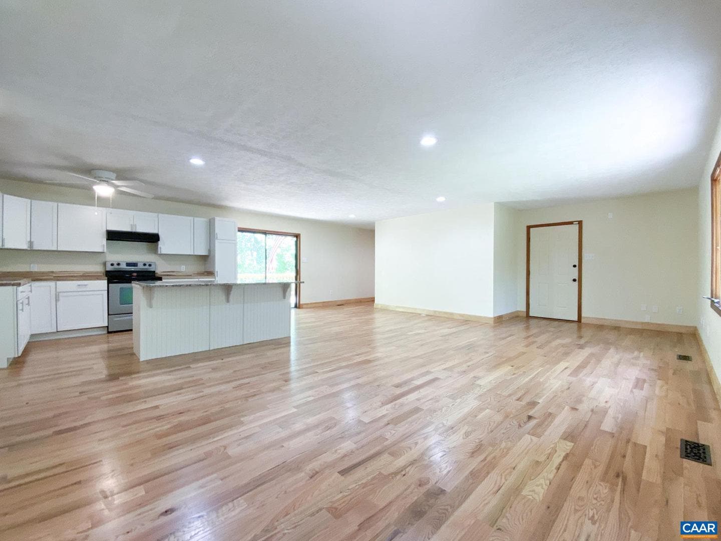 247 Goldenrod Rd photo 4