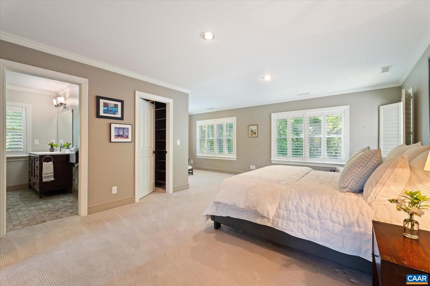 1141 Kingsway Rd photo 32