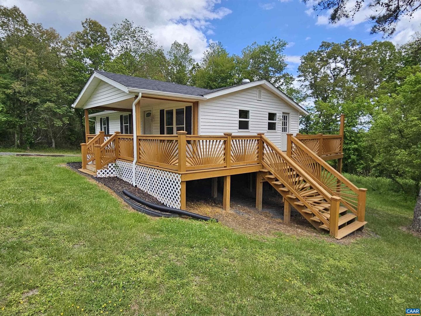 5290 Dixie Hill Rd photo 2