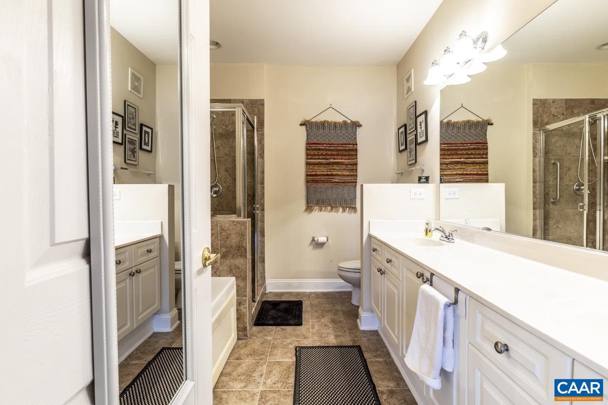 1051 Glenwood Station Ln #104 photo 23