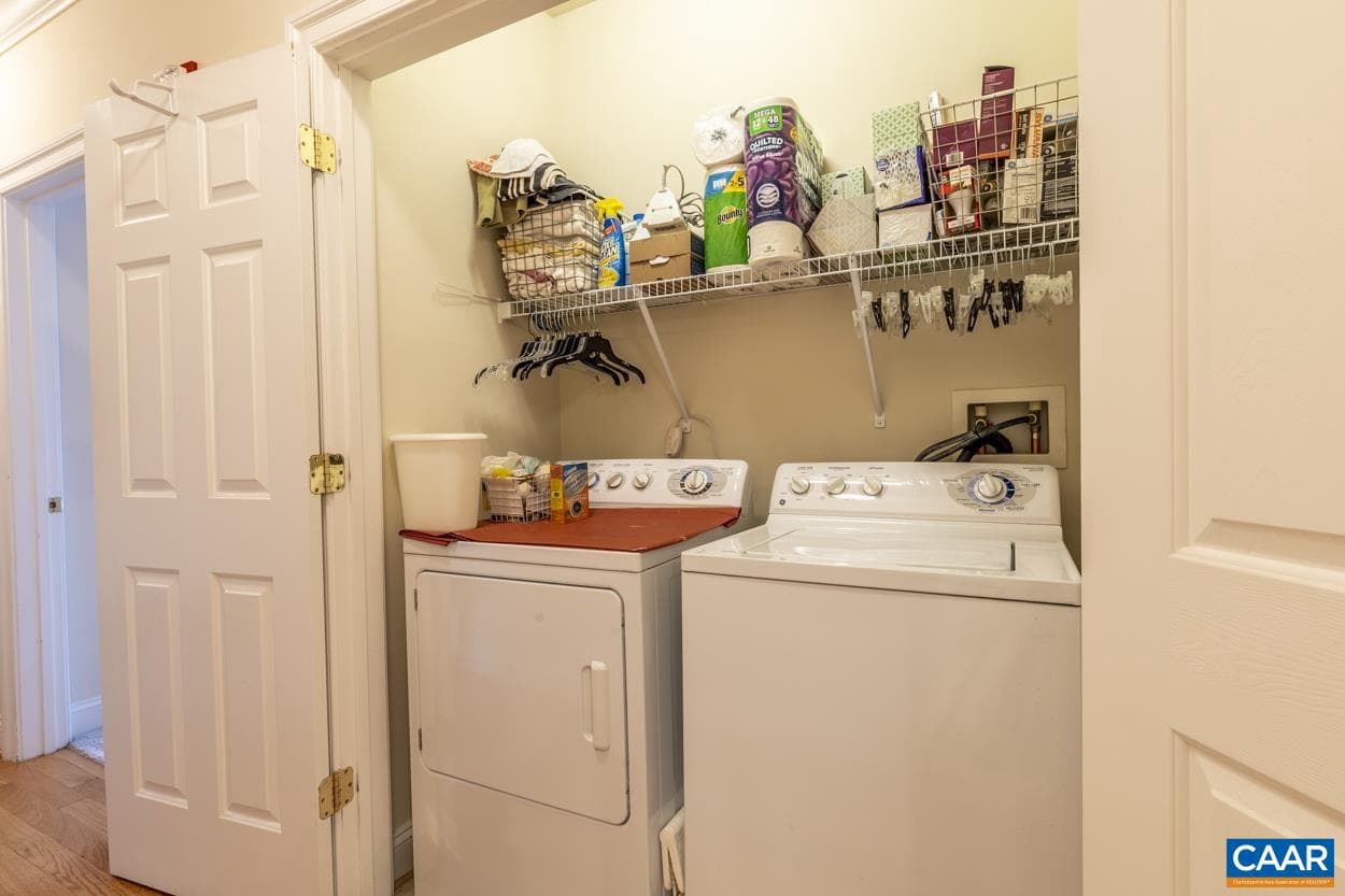 1051 Glenwood Station Ln #104 photo 32