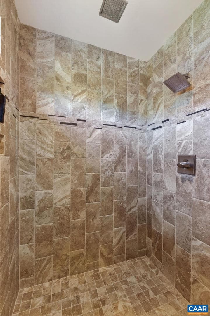 6586 Welbourne Ln photo 36