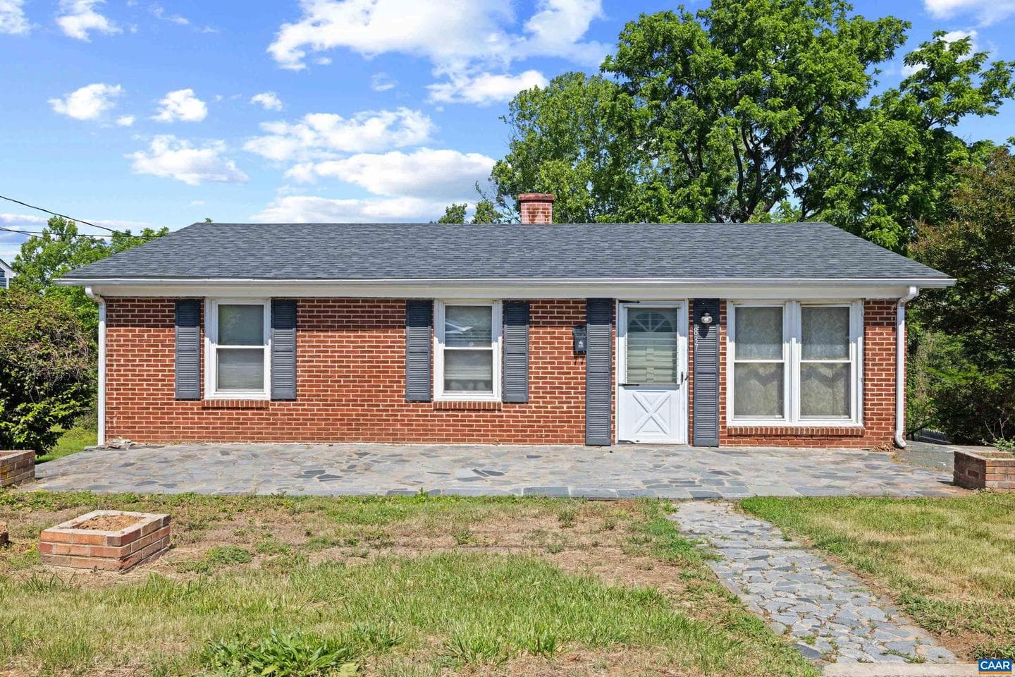 837 Ridge St photo 2
