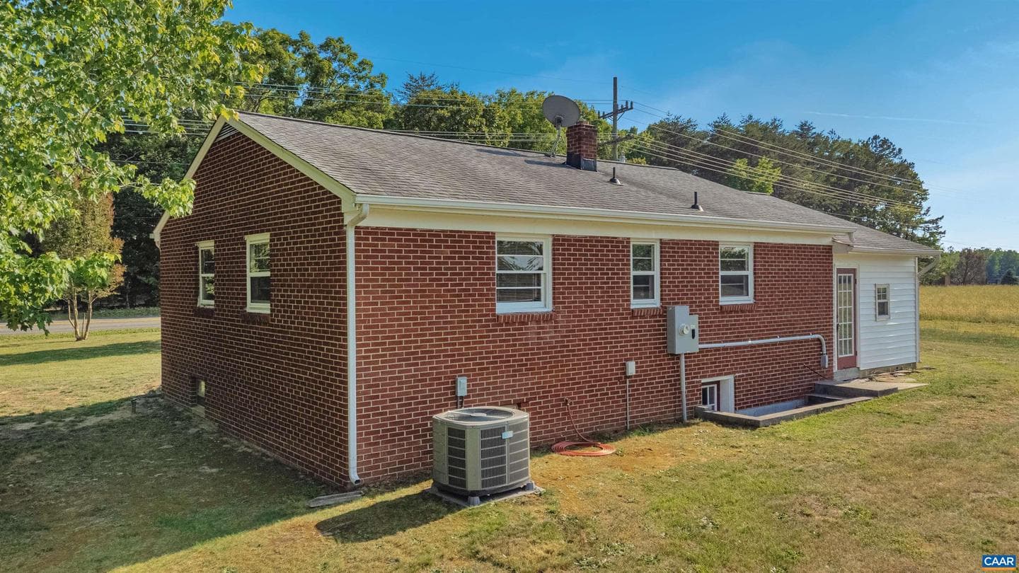 712 Fredericks Hall Rd photo 33