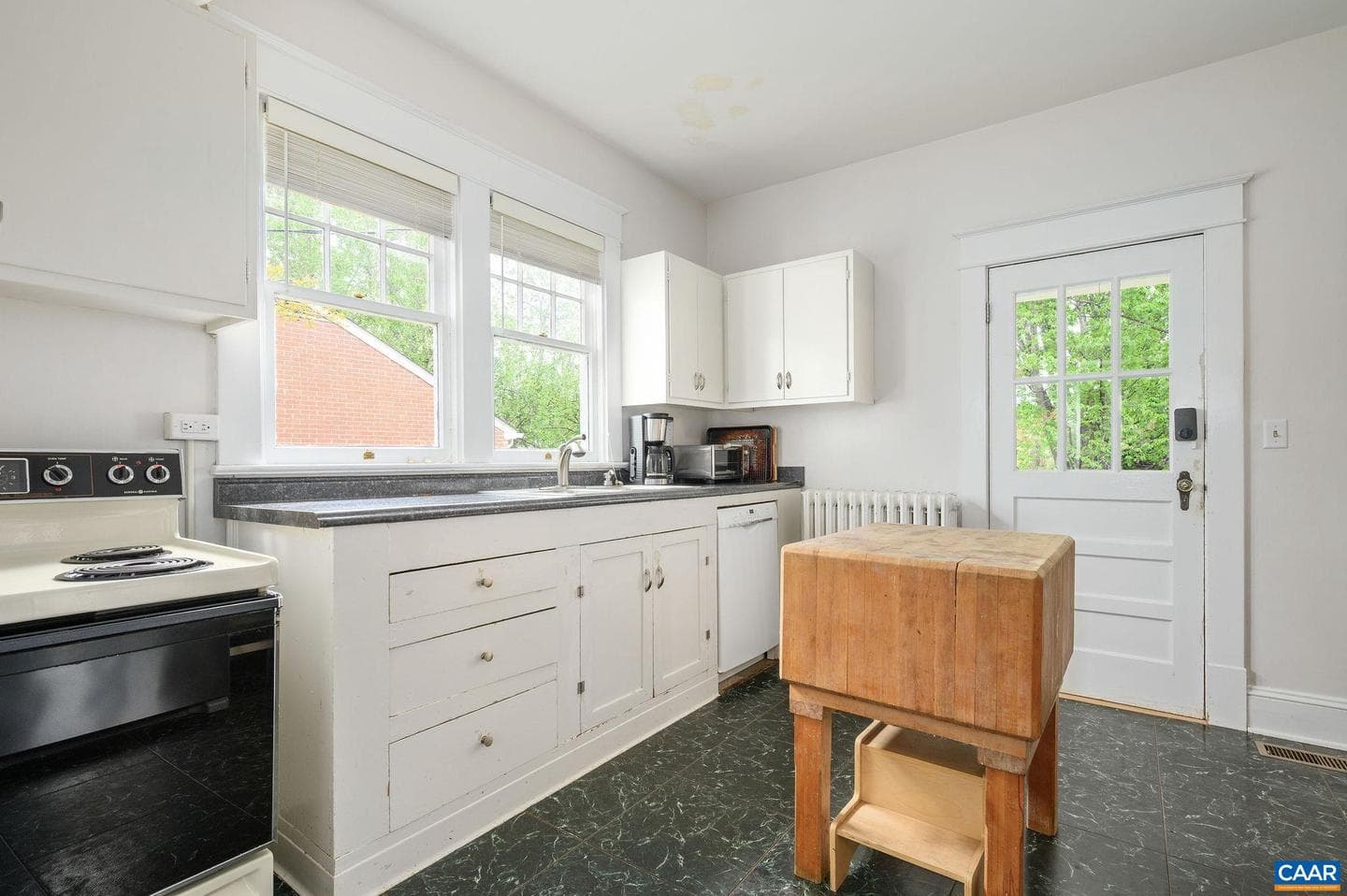 207 Todd Ave photo 8