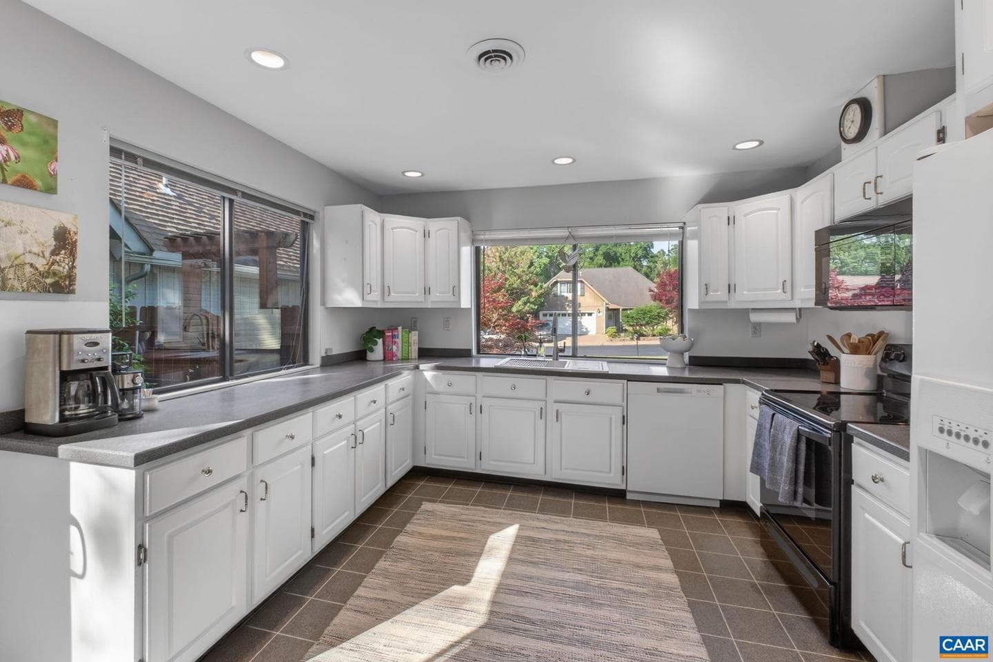 1511 Lake Forest Dr photo 10