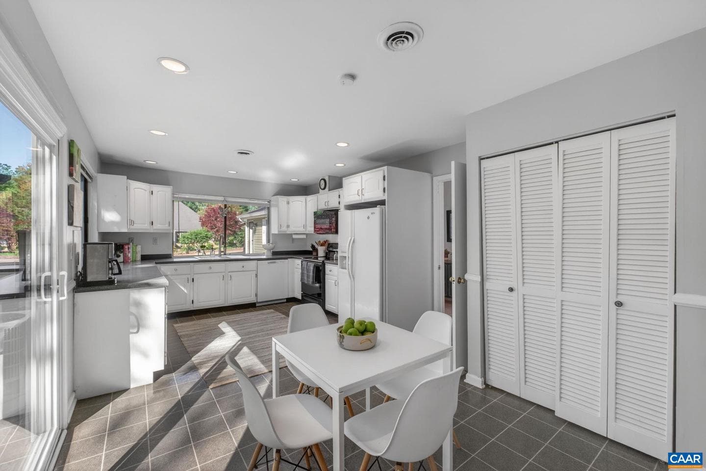 1511 Lake Forest Dr photo 15