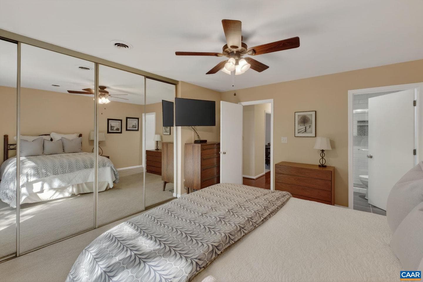 1511 Lake Forest Dr photo 18