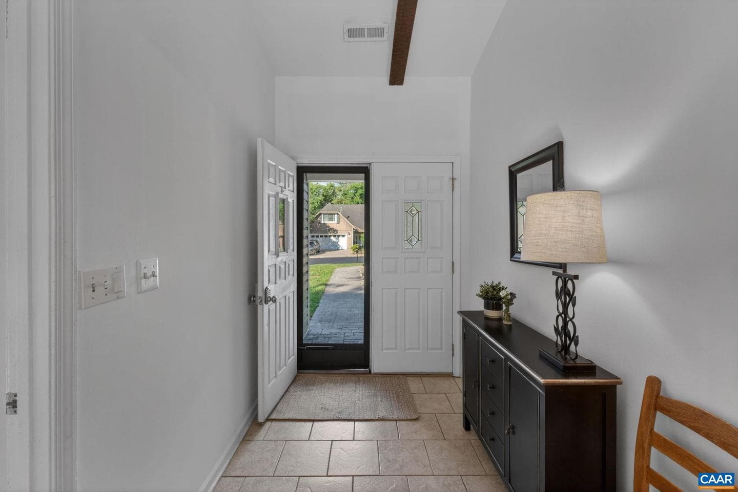 1511 Lake Forest Dr photo 3