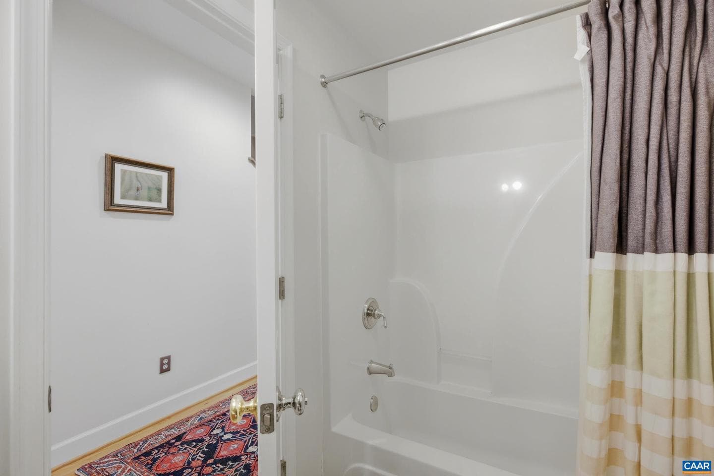 1112 Avon St photo 14