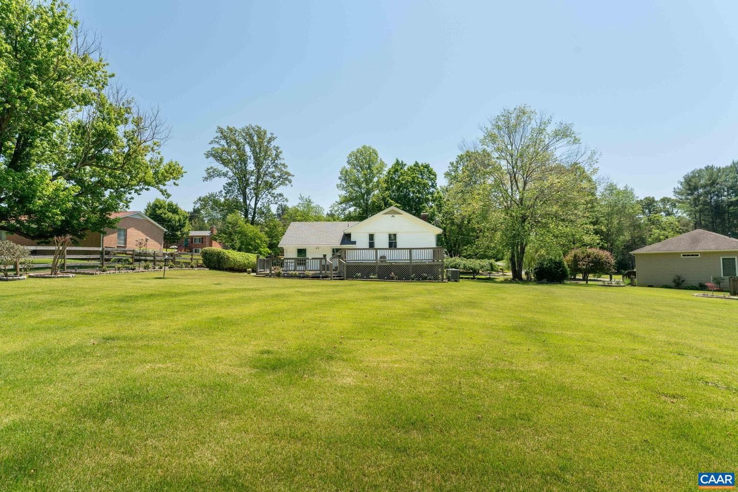 355 Whitethorn Ct photo 14