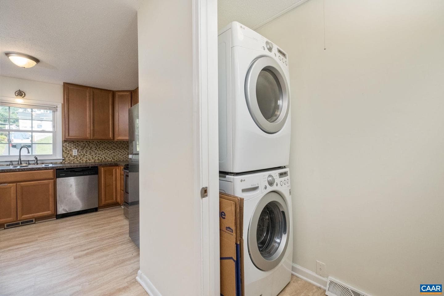 308 Carlton Rd #a photo 10