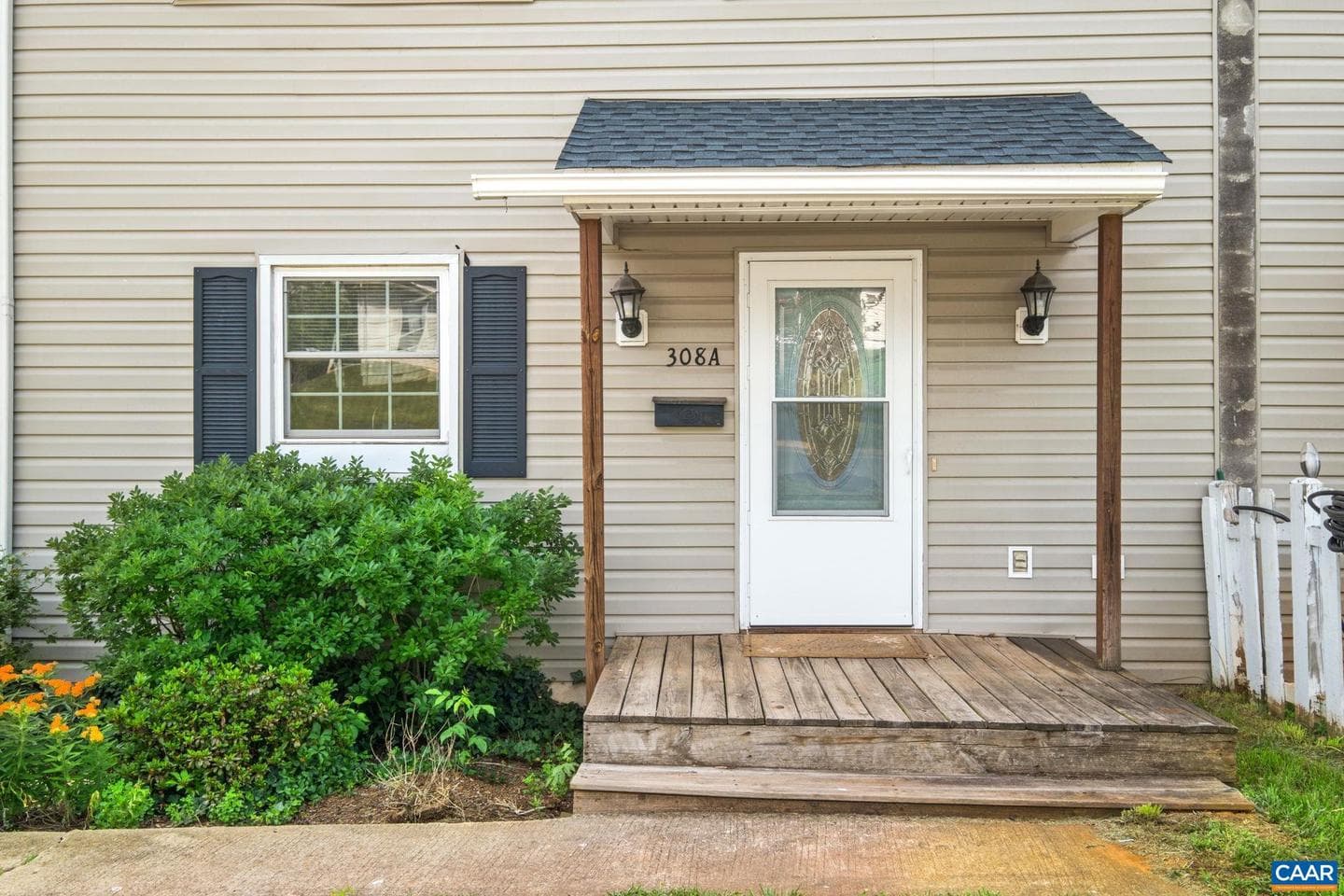 308 Carlton Rd #a photo 2