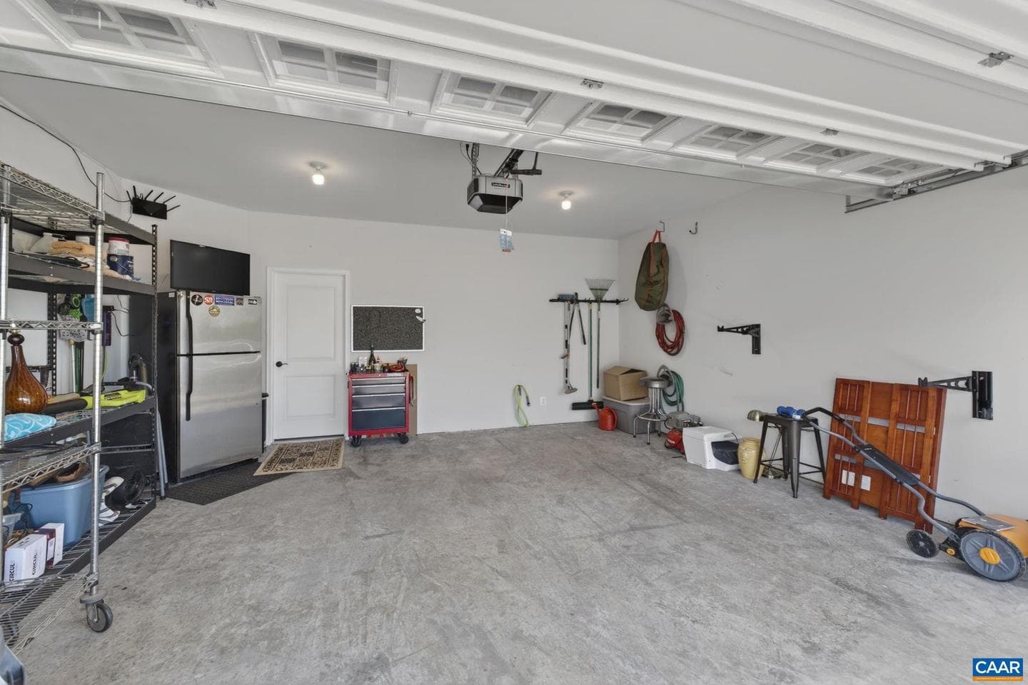 521 Crimson St photo 34