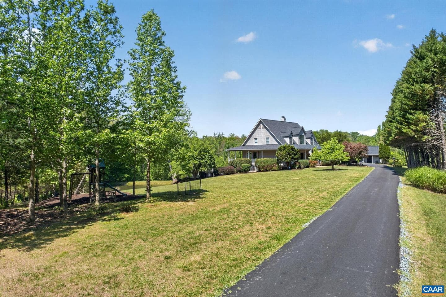 380 Ballenger Ln photo 10