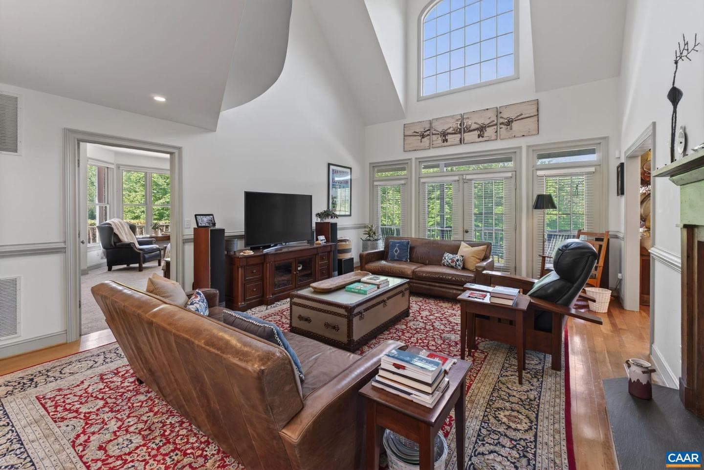 380 Ballenger Ln photo 14