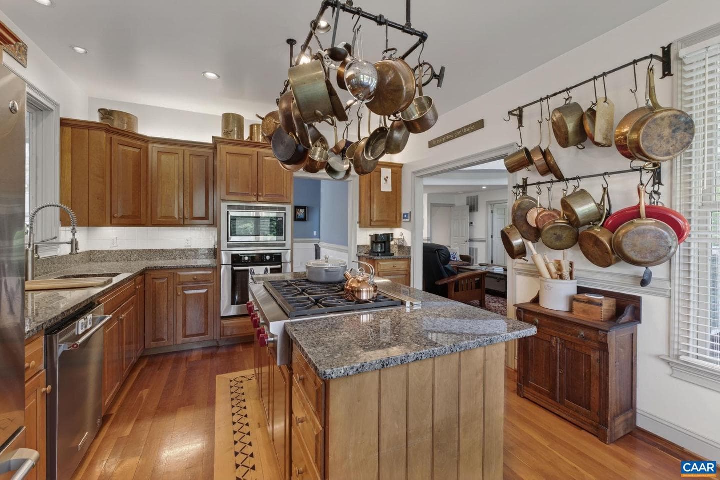 380 Ballenger Ln photo 24