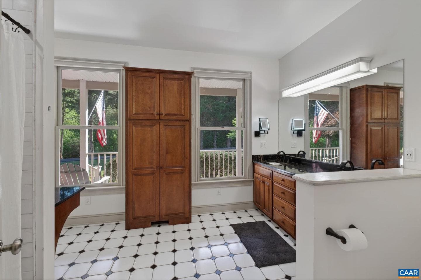 380 Ballenger Ln photo 34