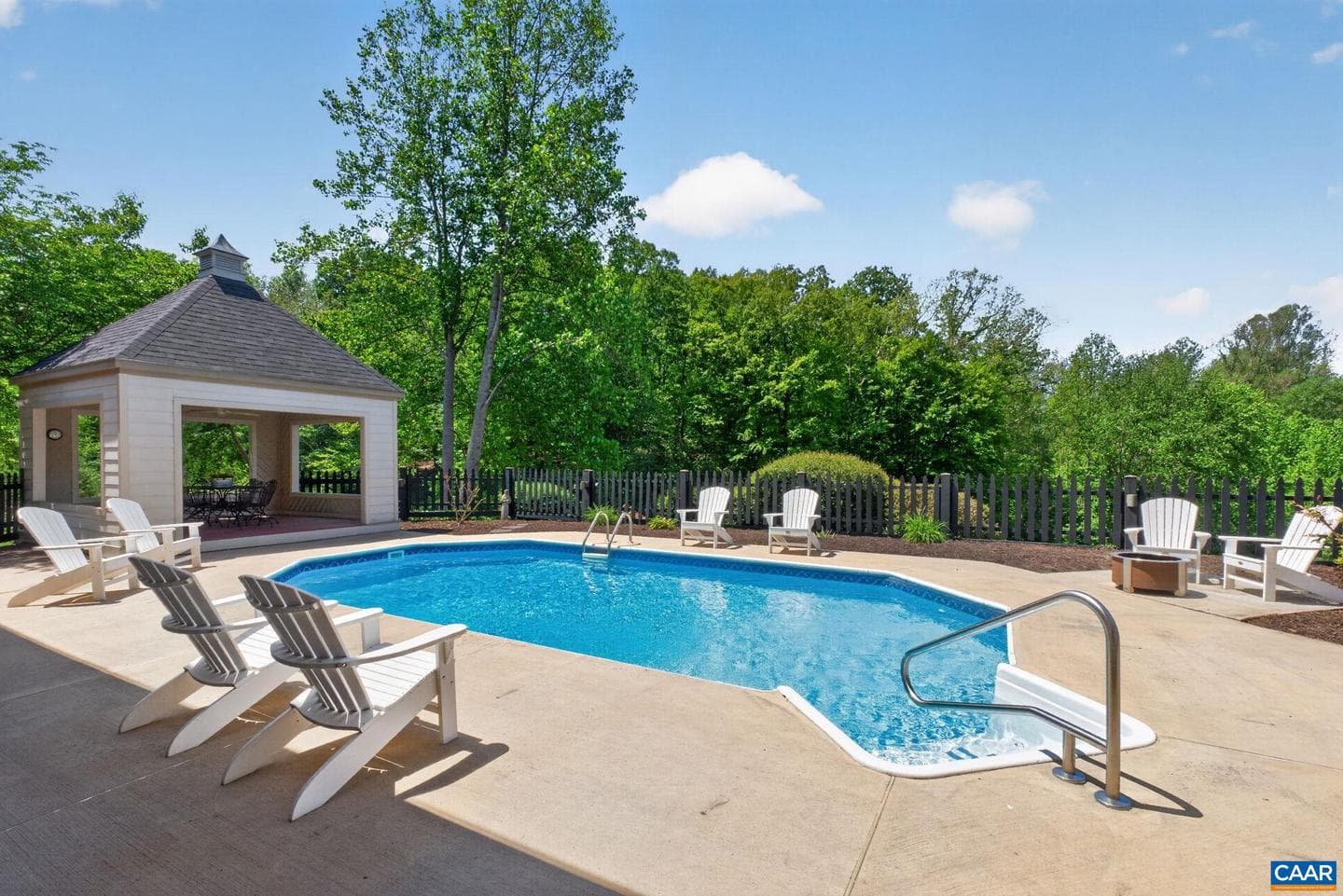380 Ballenger Ln photo 5