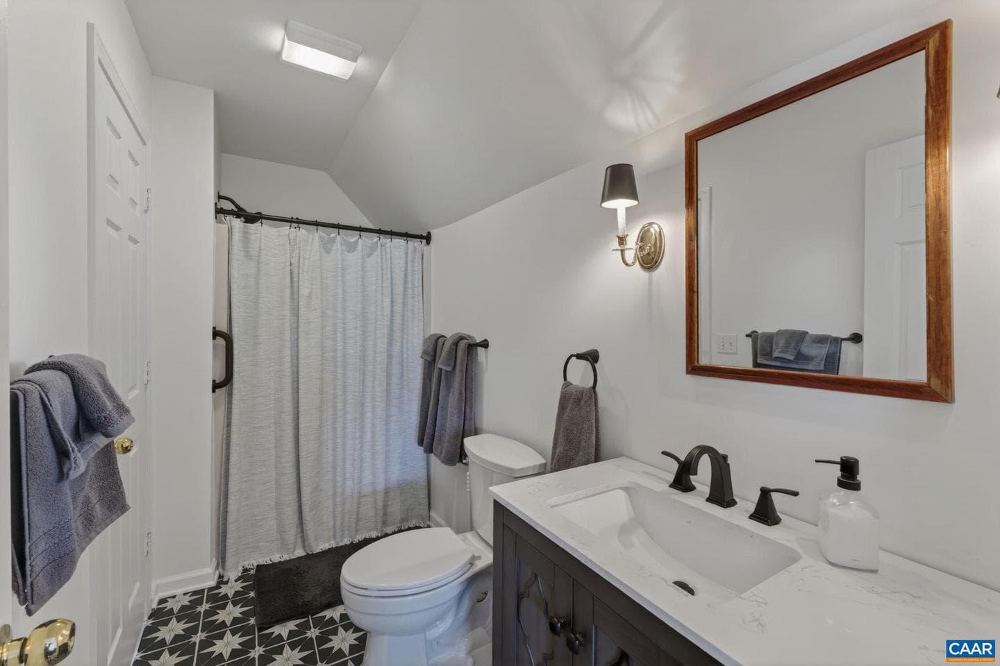 380 Ballenger Ln photo 62