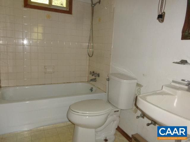 497 The Pines Ln photo 16