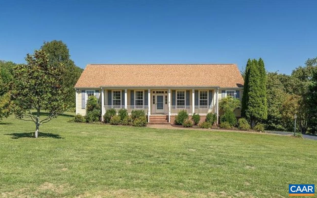 1760 Meadowview Ln photo 1