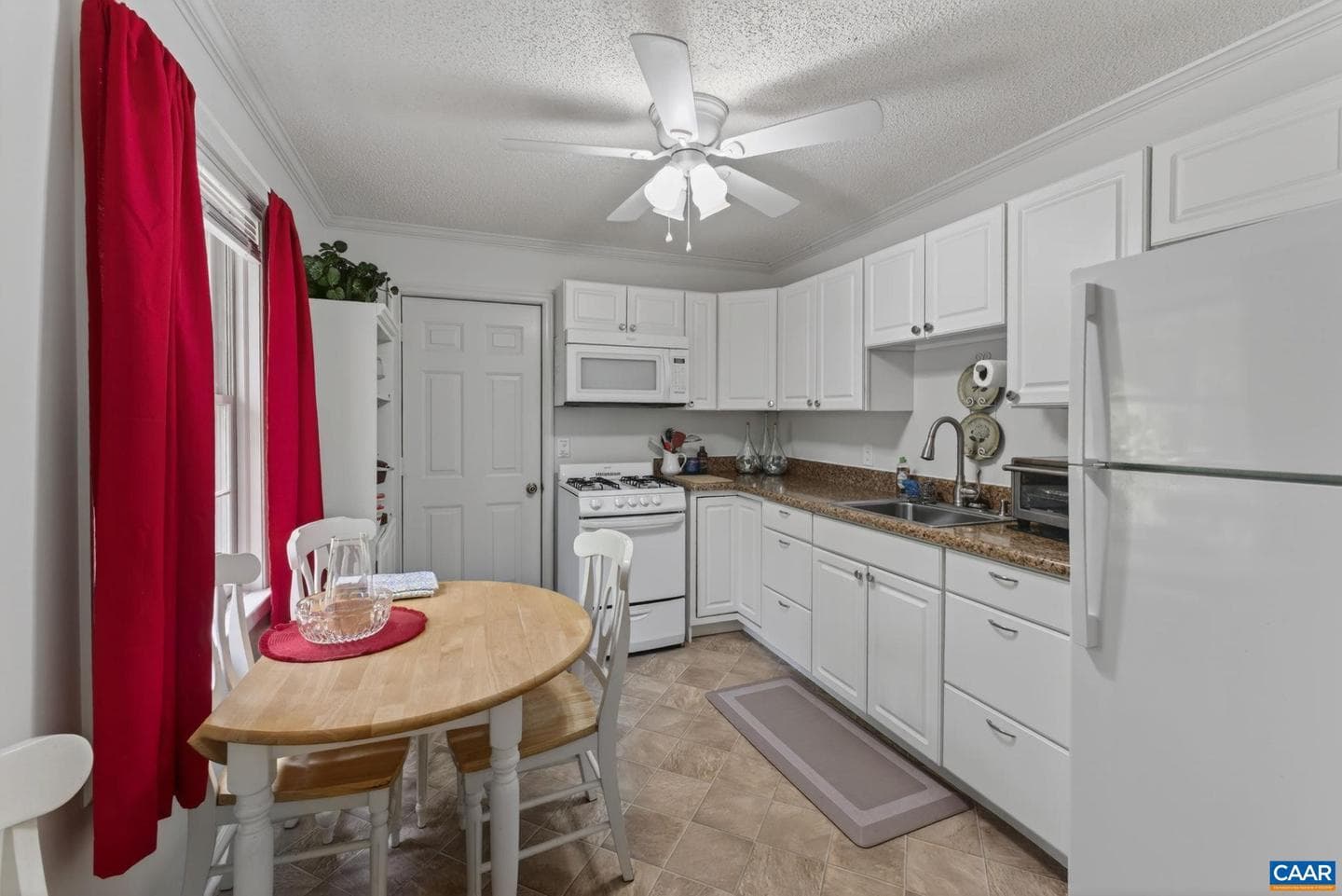 3288 Wooded Acres Ln photo 19