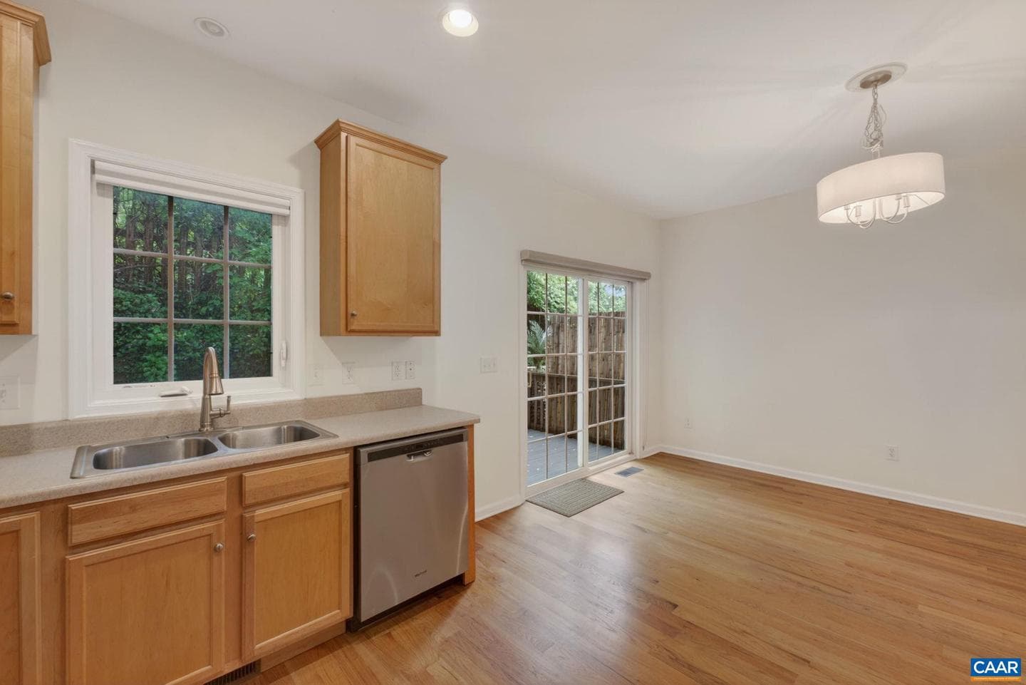 115 Old Fifth Cir photo 13