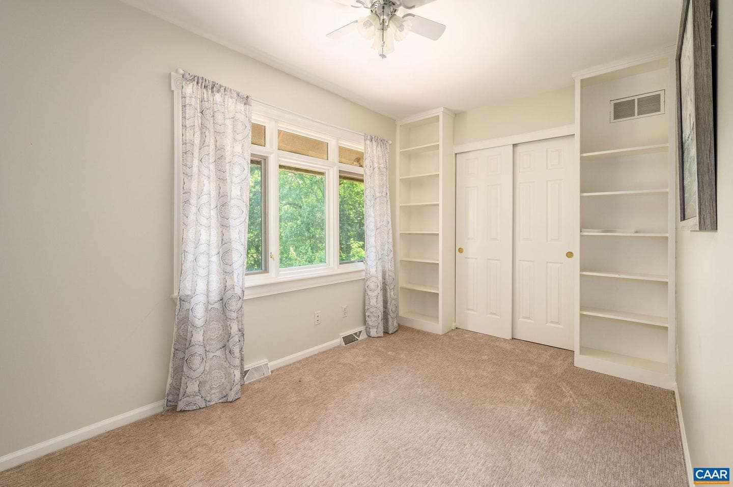 394 Pasturegate Ln photo 21