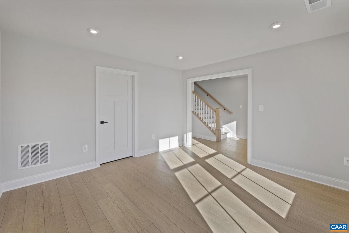 3608 Hilah Ln photo 10