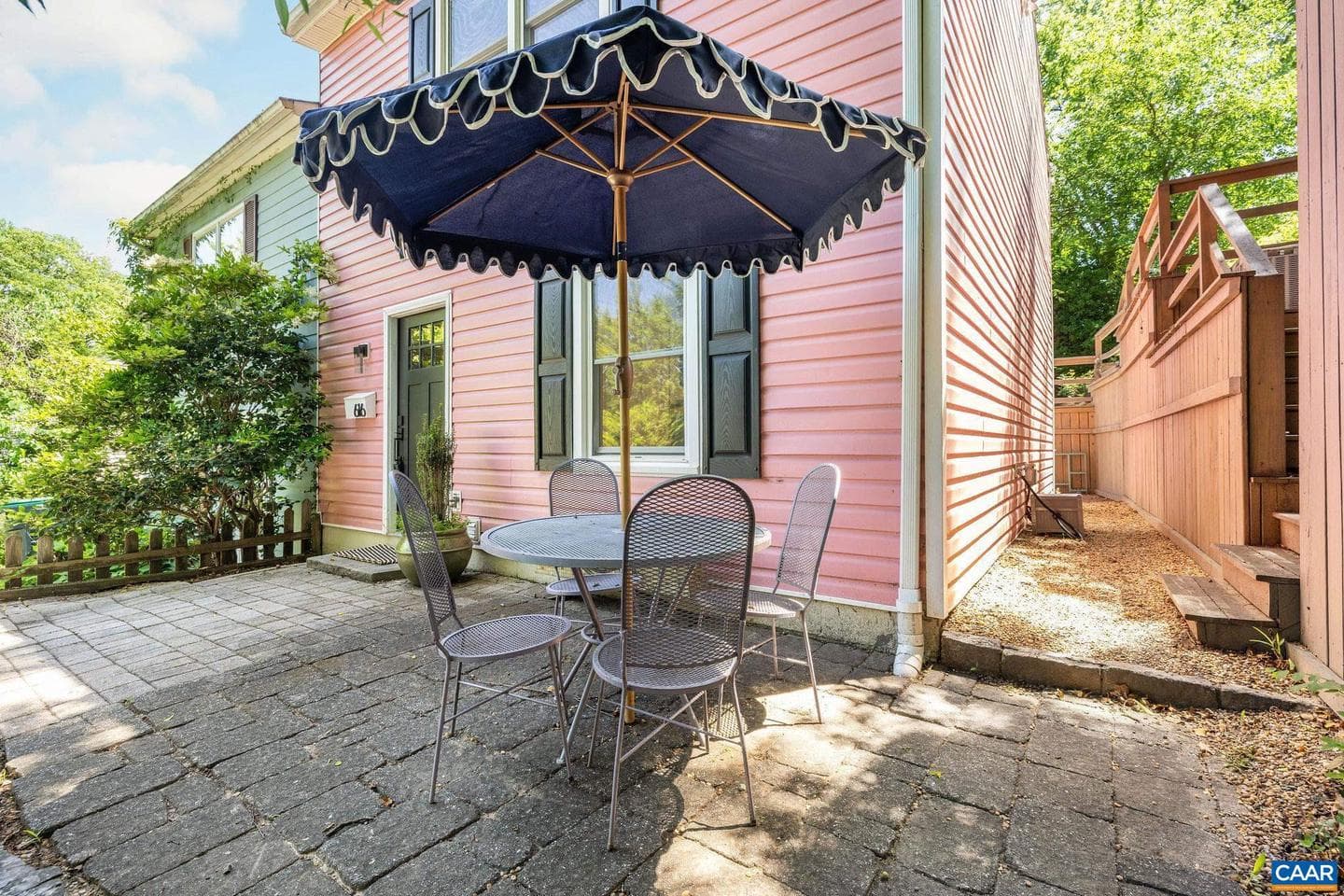 616 Brown St photo 21