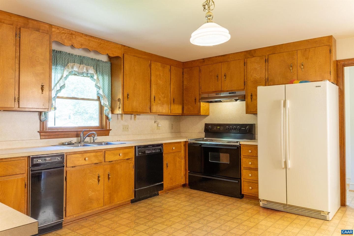 570 Forrest Rd photo 17