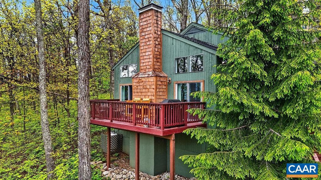 138 Oak Ln photo 3