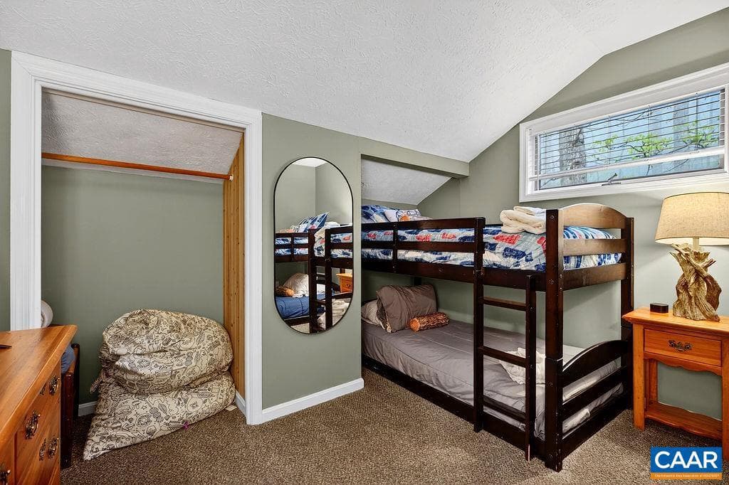 138 Oak Ln photo 35