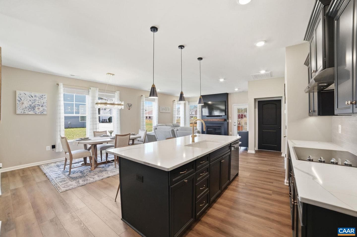 424 Bayberry Ln photo 10