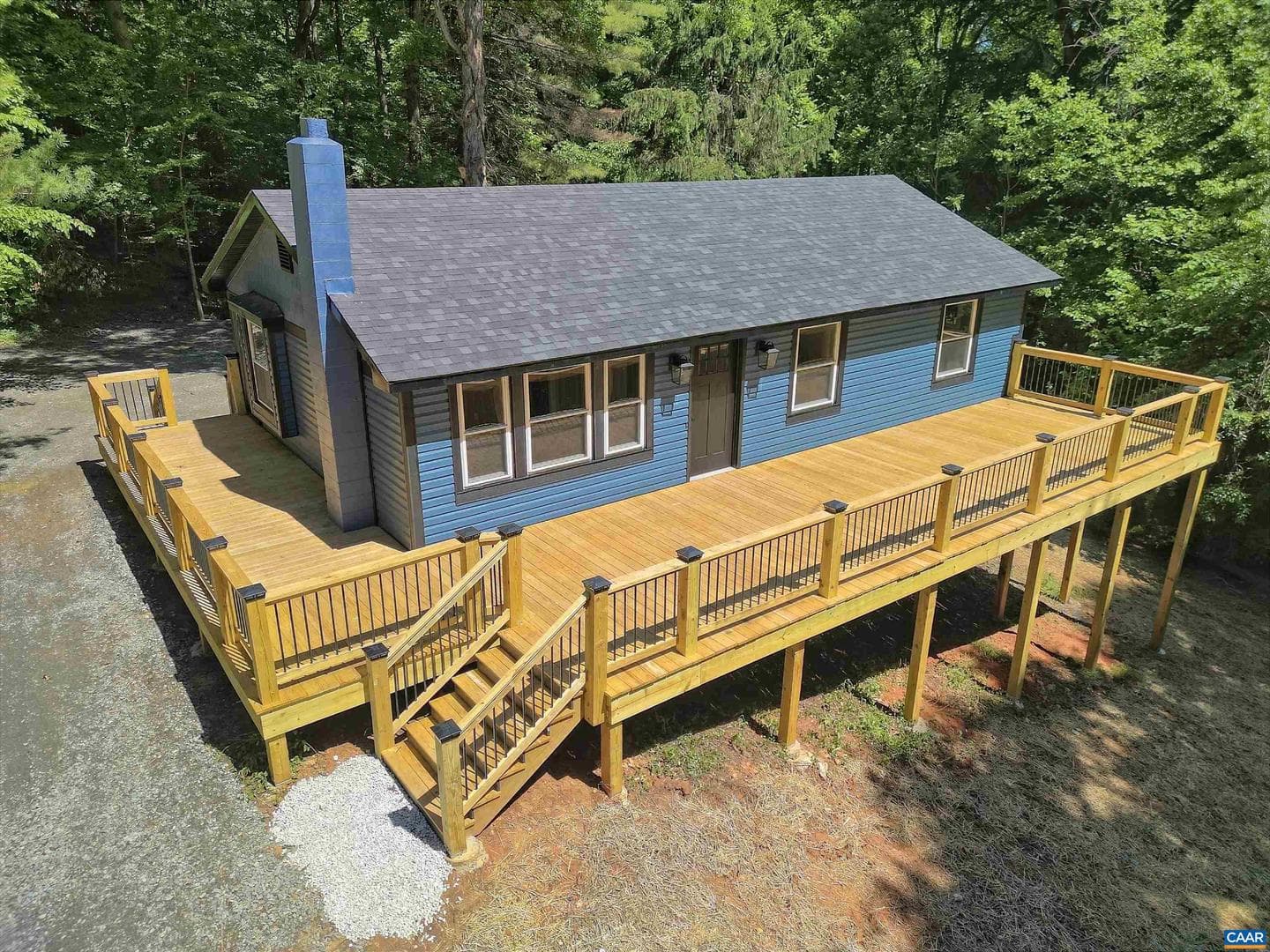 135 Iroquois Trl photo 1