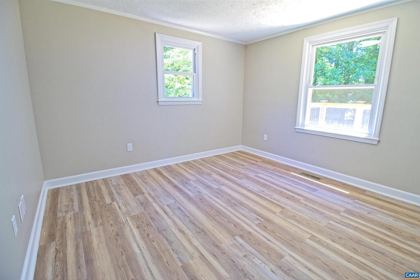 135 Iroquois Trl photo 19