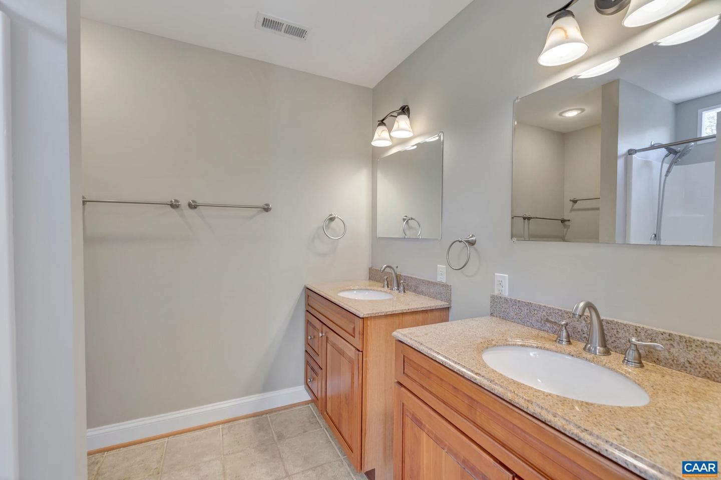 2313 Wayne Ave photo 24