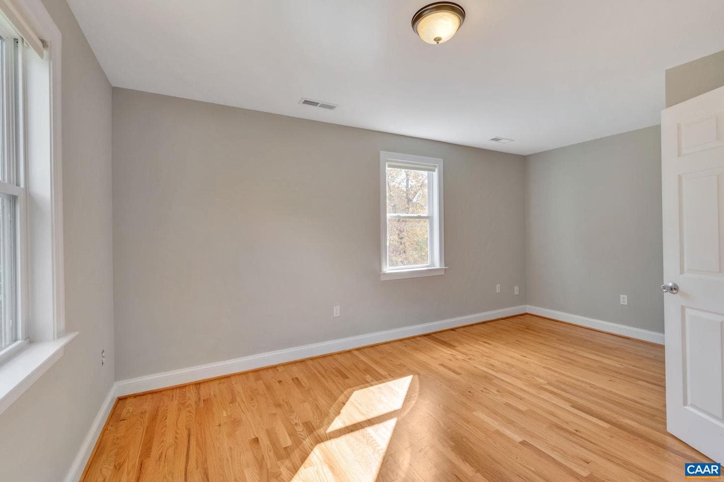 2313 Wayne Ave photo 28