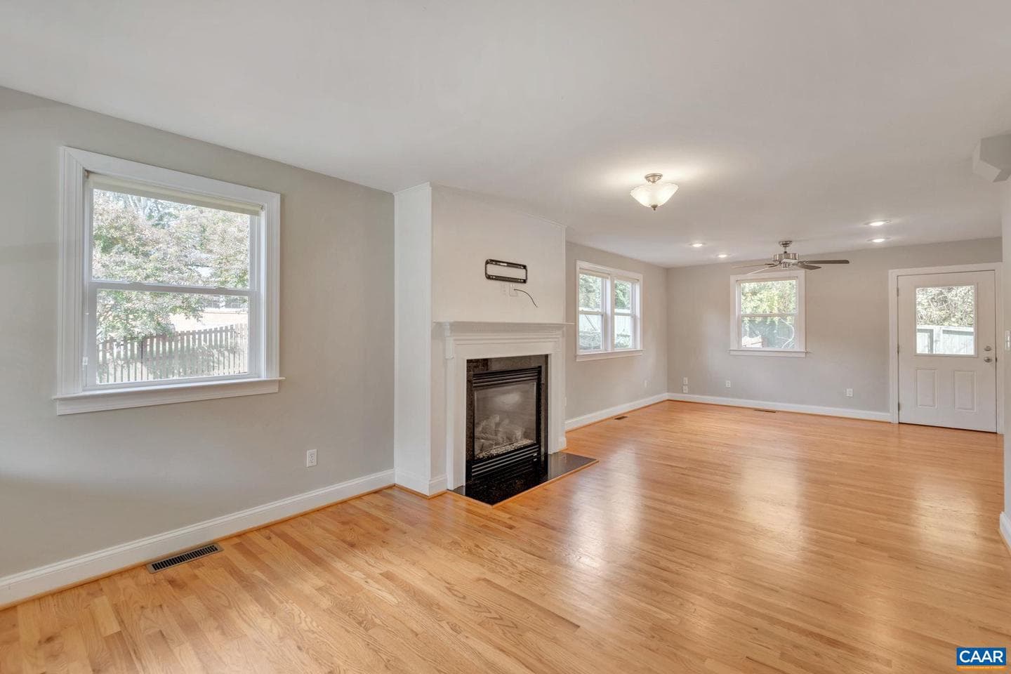 2313 Wayne Ave photo 9