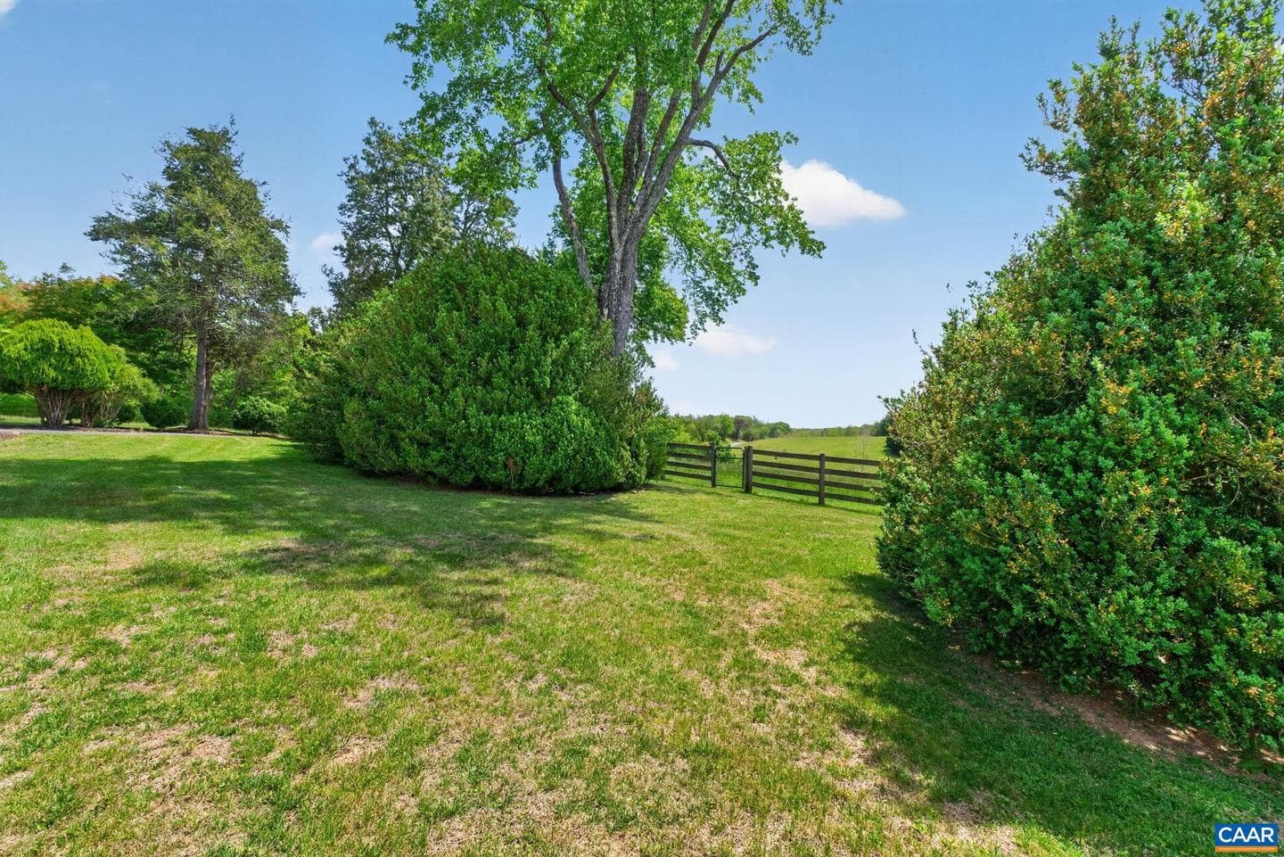 28 Ridgeway Farm Ct photo 58