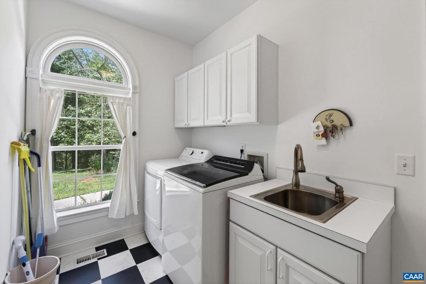 3403 Meadow Wood Ln photo 24