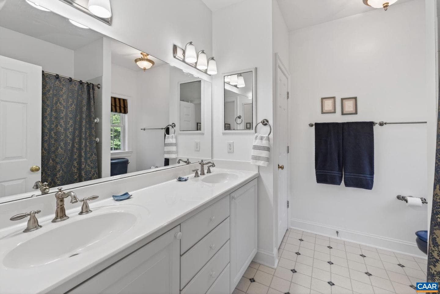 3403 Meadow Wood Ln photo 28