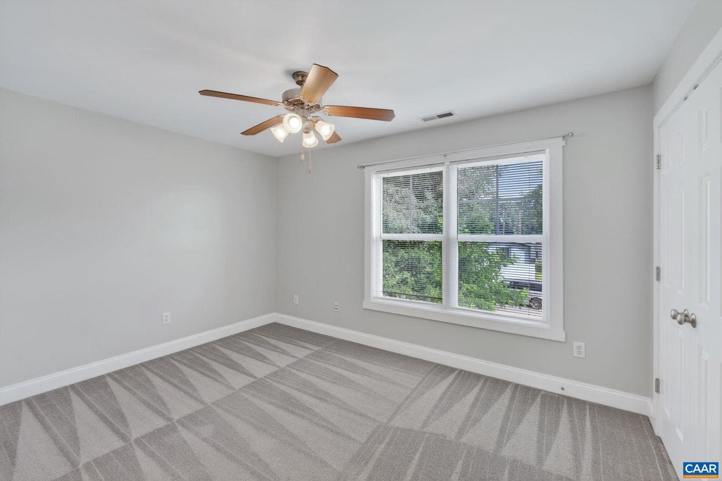 334 Marquette Ct photo 24